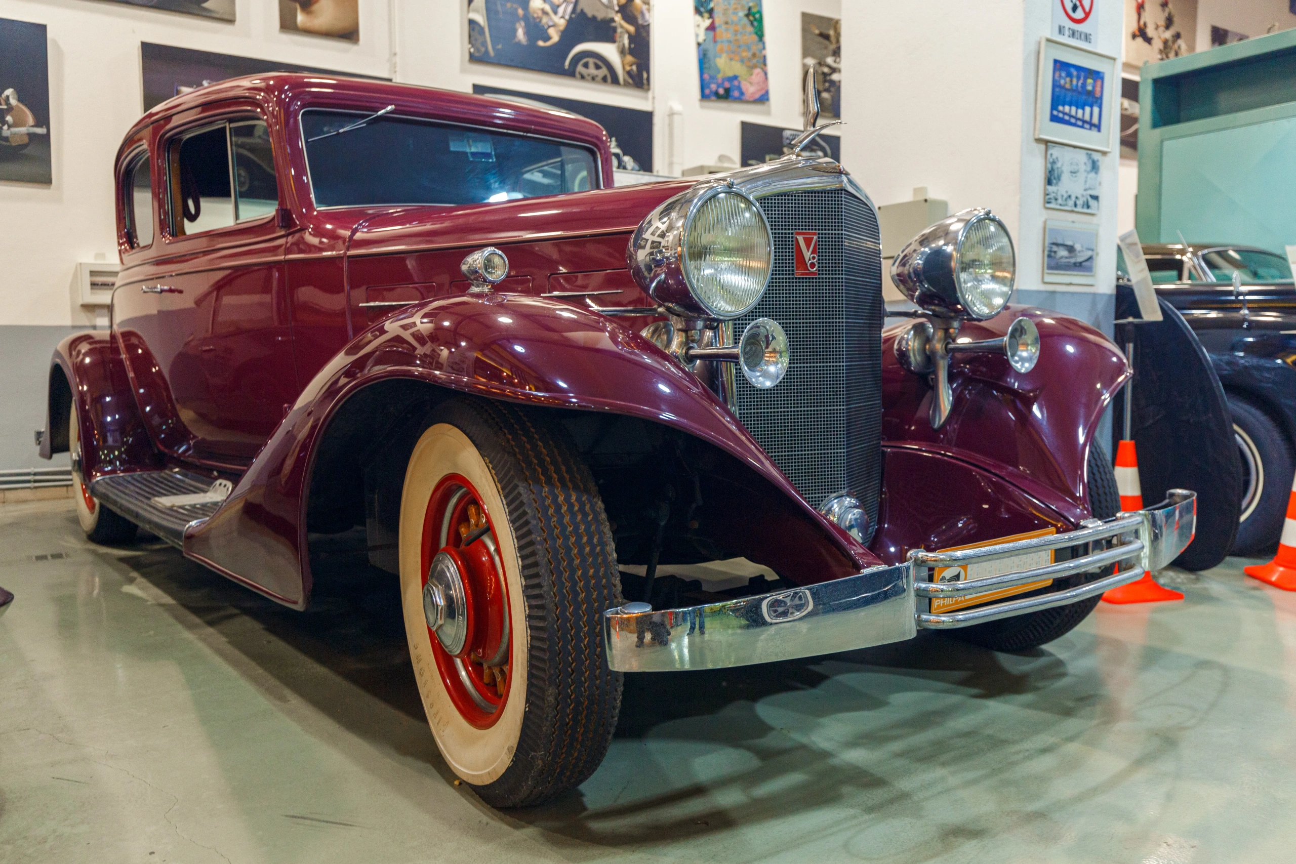 CADILLAC Town Saloon 355C 1933